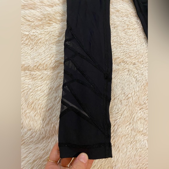 Lulu lemon size 2 mesh leggings - Picture 4 of 7